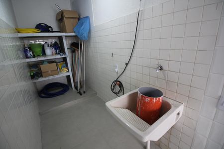 Casa de condomínio para alugar com 500m², 3 quartos e 4 vagasÁrea de Serviço