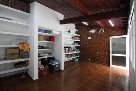 Casa de condomínio para alugar com 500m², 3 quartos e 4 vagasAteliê
