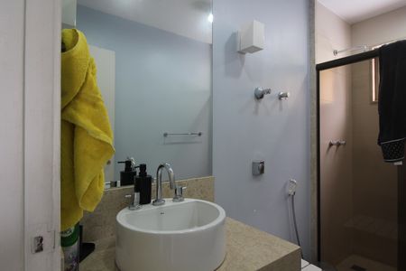 Casa de condomínio para alugar com 500m², 3 quartos e 4 vagasBanheiro Social