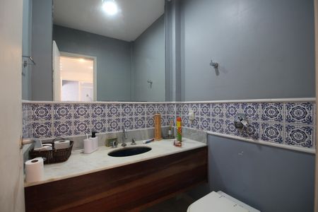 Casa de condomínio para alugar com 500m², 3 quartos e 4 vagasLavabo