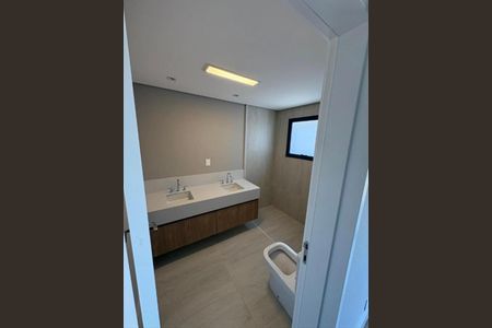 Banheiro de apartamento para alugar com 3 quartos, 147m² em Vila Nova Conceição, São Paulo