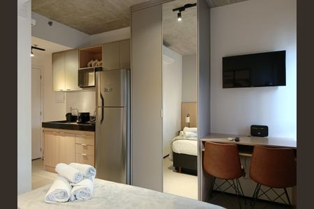 Estúdio - Quarto de kitnet/studio para alugar com 1 quarto, 22m² em Cerqueira César, São Paulo