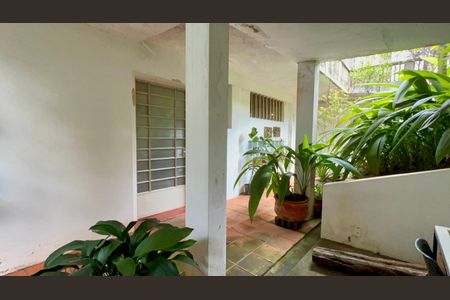 Casa à venda com 760m², 8 quartos e 2 vagas Casa à venda com 760m², 8 quartos e 2 vagasCasa 2