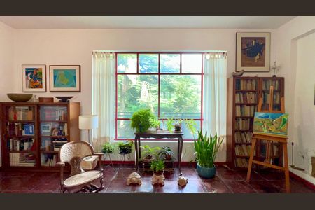 Casa à venda com 760m², 8 quartos e 2 vagas Casa à venda com 760m², 8 quartos e 2 vagasSala