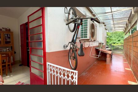 Casa à venda com 760m², 8 quartos e 2 vagas Casa à venda com 760m², 8 quartos e 2 vagasÁrea de Serviço