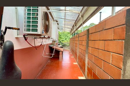 Casa à venda com 760m², 8 quartos e 2 vagas Casa à venda com 760m², 8 quartos e 2 vagasÁrea de Serviço