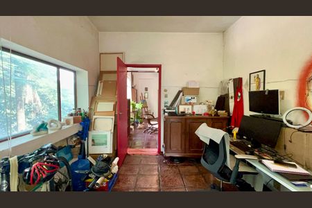 Casa à venda com 760m², 8 quartos e 2 vagas Casa à venda com 760m², 8 quartos e 2 vagasQuarto 1