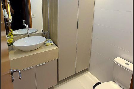 Apartamento à venda com 60m², 2 quartos e 1 vagaBanheiro 1