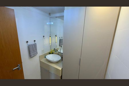 Apartamento à venda com 60m², 2 quartos e 1 vagaBanheiro 1