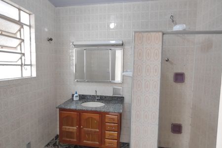 Casa para alugar com 110m², 2 quartos e 2 vagasBanheiro