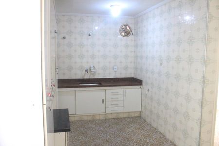 Casa para alugar com 110m², 2 quartos e 2 vagasCozinha