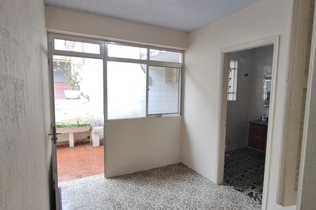 Casa para alugar com 110m², 2 quartos e 2 vagas Casa para alugar com 110m², 2 quartos e 2 vagasÁrea de Serviço