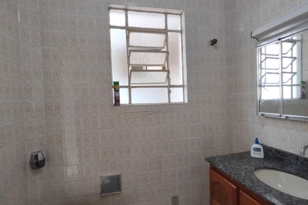 Casa para alugar com 110m², 2 quartos e 2 vagas Casa para alugar com 110m², 2 quartos e 2 vagasBanheiro