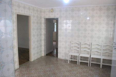 Casa para alugar com 110m², 2 quartos e 2 vagasCozinha
