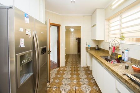 Casa à venda com 395m², 3 quartos e 4 vagas