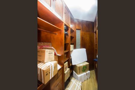 Casa à venda com 395m², 3 quartos e 4 vagas