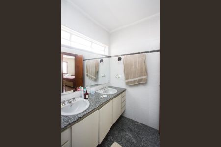 Casa à venda com 395m², 3 quartos e 4 vagas