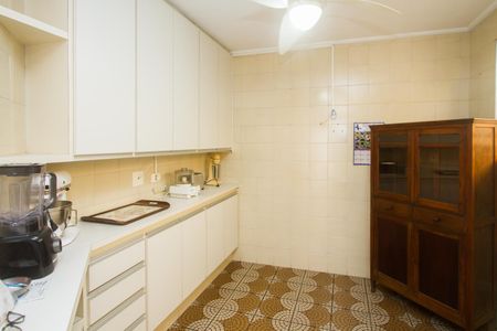 Casa à venda com 395m², 3 quartos e 4 vagas