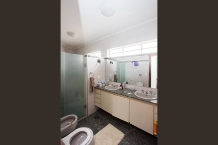 Casa à venda com 395m², 3 quartos e 4 vagas