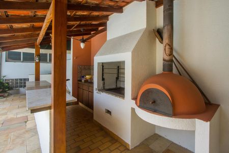 Casa à venda com 395m², 3 quartos e 4 vagas