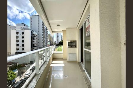 Apartamento para alugar com 67m², 2 quartos e 1 vagaVaranda