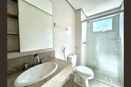 Apartamento para alugar com 67m², 2 quartos e 1 vagaBanheiro social 