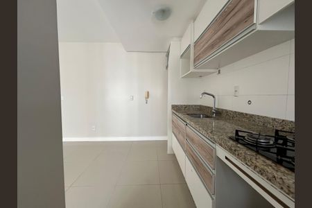 Apartamento para alugar com 67m², 2 quartos e 1 vagaCozinha 