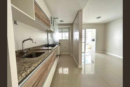 Apartamento para alugar com 67m², 2 quartos e 1 vagaCozinha 