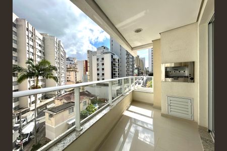 Apartamento para alugar com 67m², 2 quartos e 1 vagaVaranda