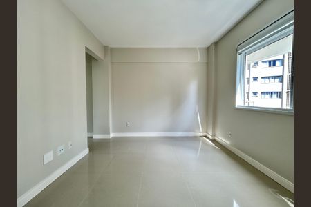 Apartamento para alugar com 67m², 2 quartos e 1 vagaSuíte 