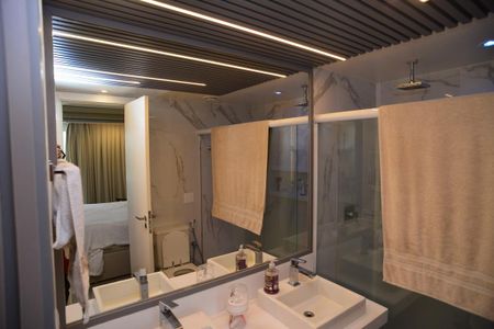 Apartamento à venda com 101m², 2 quartos e 1 vagaBanheiro Suíte 1