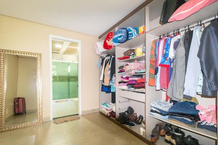 Casa para alugar com 432m², 4 quartos e 3 vagasCloset da suíte 1