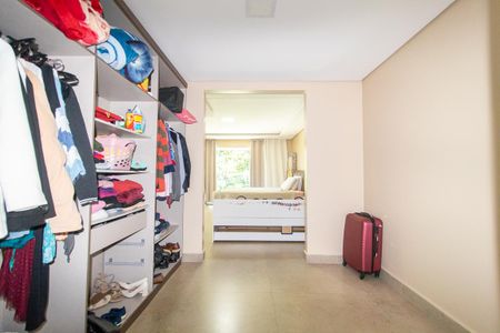 Casa para alugar com 432m², 4 quartos e 3 vagasCloset da suíte 1