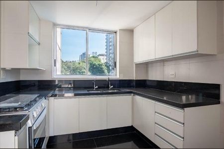 Apartamento à venda com 4 quartos, 151m² em Lourdes, Belo Horizonte