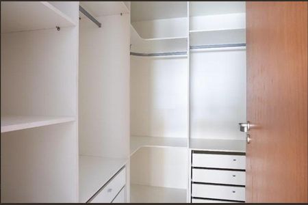 Apartamento à venda com 4 quartos, 151m² em Lourdes, Belo Horizonte