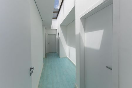 Casa de condomínio à venda com 455m², 3 quartos e 4 vagas Casa de condomínio à venda com 455m², 3 quartos e 4 vagasCorredor