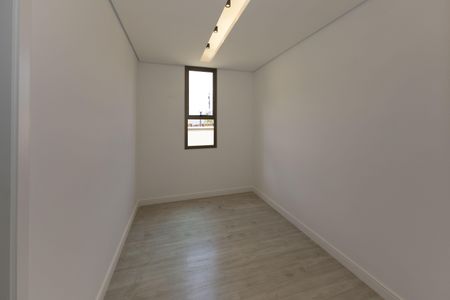 Casa de condomínio à venda com 455m², 3 quartos e 4 vagas Casa de condomínio à venda com 455m², 3 quartos e 4 vagasCloset da Suíte 4