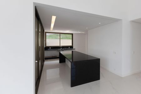 Casa de condomínio à venda com 455m², 3 quartos e 4 vagas Casa de condomínio à venda com 455m², 3 quartos e 4 vagasCozinha