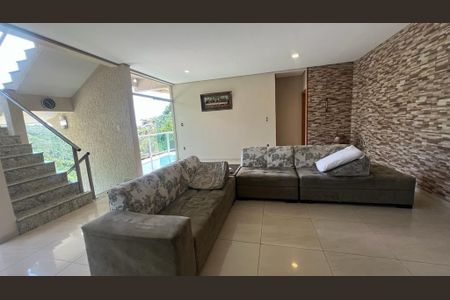 Casa de condomínio à venda com 350m², 2 quartos e 2 vagas