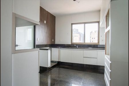 Apartamento à venda com 227m², 4 quartos e 5 vagas