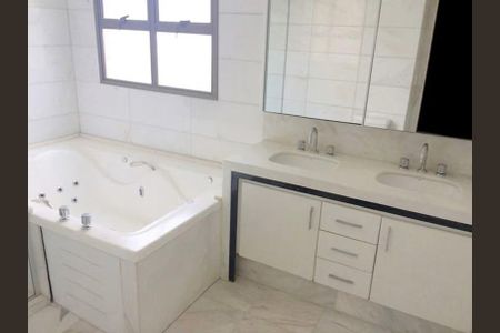 Apartamento à venda com 227m², 4 quartos e 5 vagas