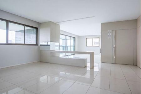 Apartamento à venda com 4 quartos, 227m² em Belvedere, Belo Horizonte