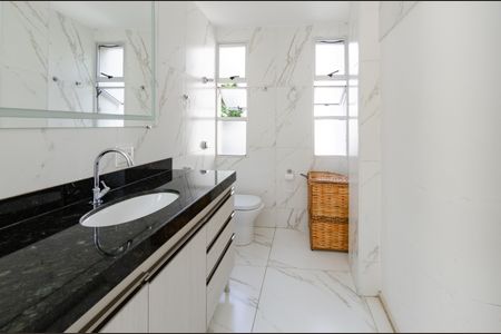 Apartamento à venda com 170m², 3 quartos e 2 vagasBanheiro social