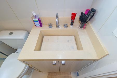 Apartamento à venda com 78m², 3 quartos e 2 vagasDetalhe Banheiro - Suíte 