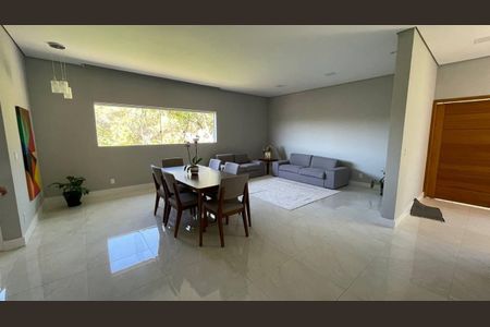 Casa de condomínio à venda com 364m², 4 quartos e 4 vagas