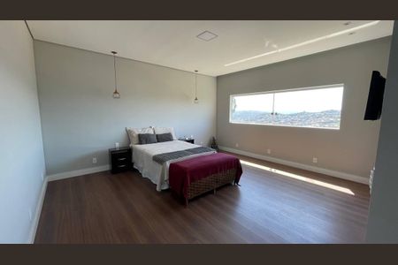 Casa de condomínio à venda com 364m², 4 quartos e 4 vagas