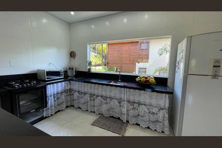 Casa de condomínio à venda com 364m², 4 quartos e 4 vagas