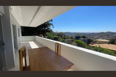 Casa de condomínio à venda com 364m², 4 quartos e 4 vagas