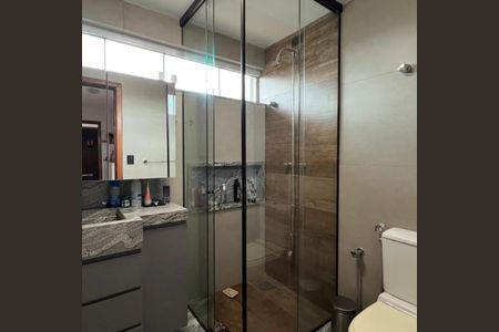 Casa de condomínio à venda com 380m², 3 quartos e 4 vagas