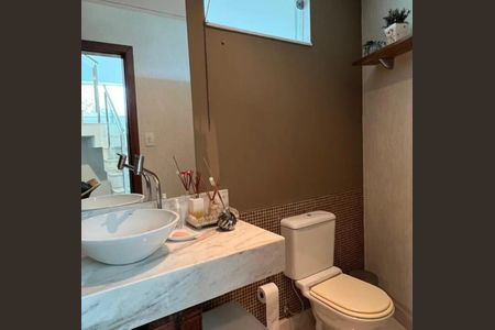 Casa de condomínio à venda com 380m², 3 quartos e 4 vagas